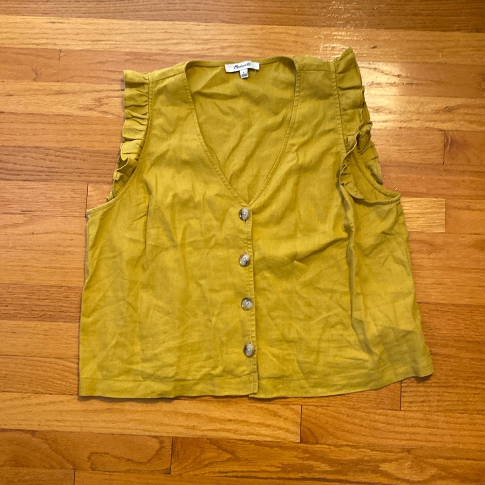 BNWOT Madewell Yellow Top size 6. In perfect condition, brand new.